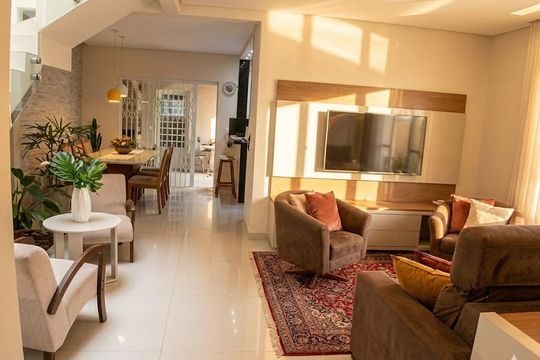 Casa à venda com 3 quartos, 190m² em Parque Imperial, São Paulo