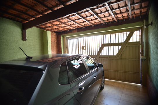 Garagem de casa à venda com 3 quartos, 125m² em Vila Valparaíso, Santo André