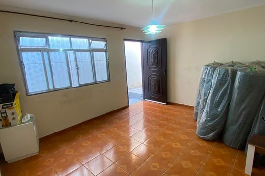 Casa à venda com 3 quartos, 259m² em Utinga, Santo André