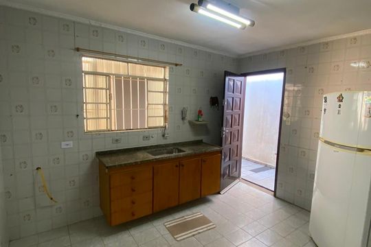 Casa à venda com 3 quartos, 259m² em Utinga, Santo André