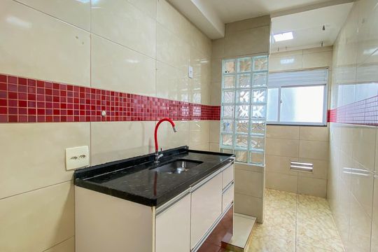 Cozinha  de apartamento para alugar com 2 quartos, 43m² em Vila Talarico, São Paulo