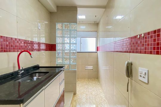 Cozinha  de apartamento para alugar com 2 quartos, 43m² em Vila Talarico, São Paulo