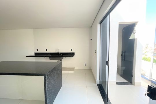 Cozinha de casa à venda com 3 quartos, 190m² em Manacás, Belo Horizonte