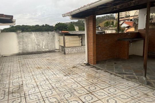Casa à venda com 2 quartos, 270m² em Fonseca, Niterói