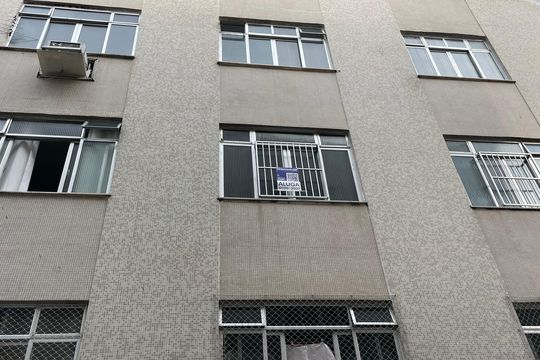 Placa de apartamento para alugar com 3 quartos, 72m² em Ribeira, Rio de Janeiro