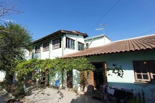 Fachada de casa à venda com 3 quartos, 355m² em Sarandi, Porto Alegre