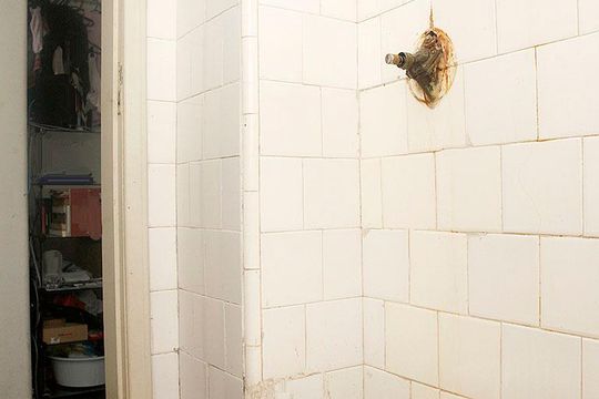 Banheiro de apartamento à venda com 1 quarto, 36m² em Moinhos de Vento, Porto Alegre