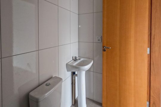 Banheiro de kitnet/studio à venda com 1 quarto, 26m² em Vila Cruz das Almas, São Paulo