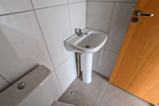 Banheiro de kitnet/studio à venda com 1 quarto, 26m² em Vila Cruz das Almas, São Paulo