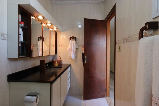 Banheiro da Suíte de casa à venda com 3 quartos, 187m² em Santa Maria, Santo André