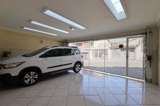 Garagem de casa à venda com 3 quartos, 187m² em Santa Maria, Santo André