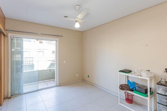 Suíte de casa à venda com 3 quartos, 200m² em Vila Nair, São Paulo