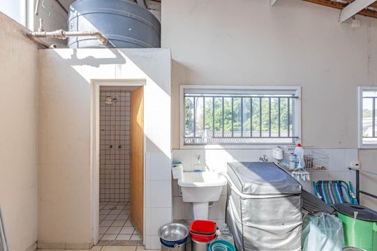 Área de Serviço de casa à venda com 3 quartos, 200m² em Vila Nair, São Paulo
