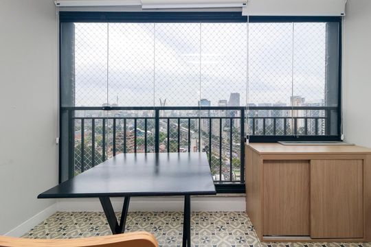 Varanda de kitnet/studio para alugar com 0 quarto, 33m² em Vila Cordeiro, São Paulo