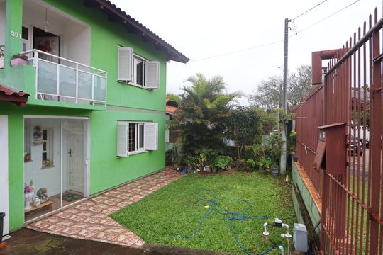 Área externa de casa à venda com 3 quartos, 138m² em Nossa Senhora das Gracas, Canoas