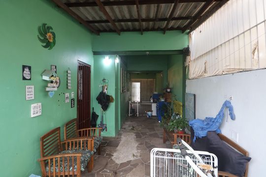 Garagem de casa à venda com 3 quartos, 138m² em Nossa Senhora das Gracas, Canoas