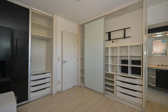 Suíte de apartamento para alugar com 2 quartos, 72m² em Paraíso do Morumbi, São Paulo