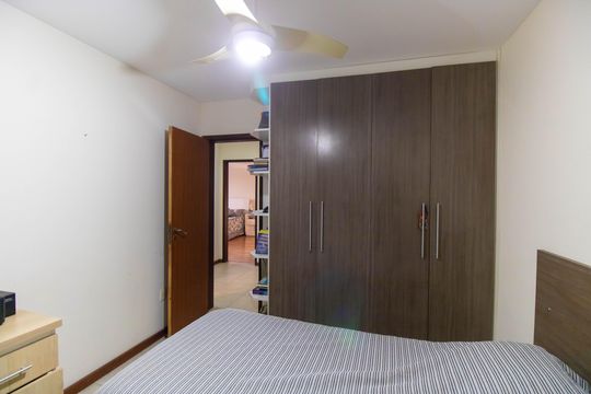 Quarto 1 de casa de condomínio à venda com 5 quartos, 400m² em Muriqui, Niterói