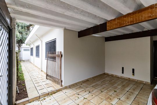 Garagem de casa à venda com 3 quartos, 200m² em Jardim da Saúde, São Paulo