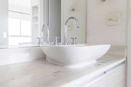 Banheiro da Suíte de apartamento para alugar com 1 quarto, 43m² em Melville Empresarial Ii, Barueri