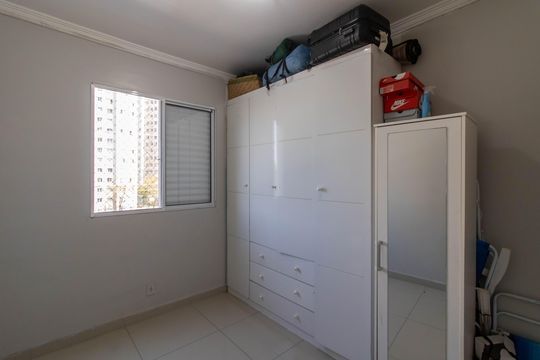 Quarto 2 de apartamento à venda com 2 quartos, 45m² em Vila Venditti, Guarulhos