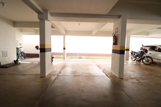 Garagem de apartamento para alugar com 2 quartos, 58m² em Daniel Fonseca, Uberlândia