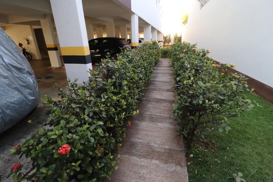 Hall de entrada de apartamento para alugar com 2 quartos, 58m² em Daniel Fonseca, Uberlândia