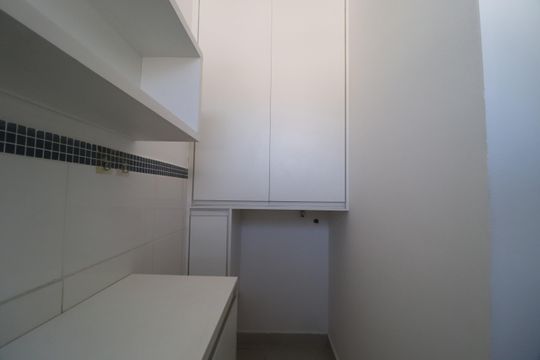Área de Serviço de apartamento para alugar com 2 quartos, 58m² em Daniel Fonseca, Uberlândia