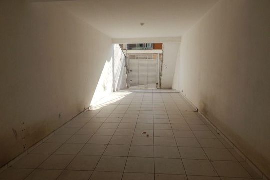Casa à venda com 3 quartos, 300m² em Vila Granada, São Paulo