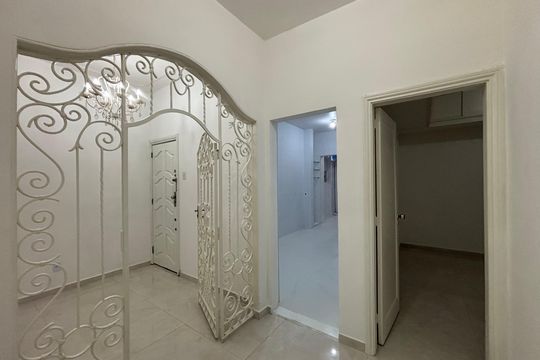 Corredores de apartamento para alugar com 3 quartos, 121m² em Copacabana, Rio de Janeiro