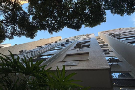 Fachada de apartamento para alugar com 3 quartos, 121m² em Copacabana, Rio de Janeiro