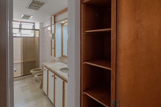 Closet de apartamento à venda com 4 quartos, 170m² em Leme, Rio de Janeiro