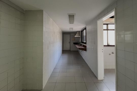 Cozinha de apartamento à venda com 4 quartos, 170m² em Leme, Rio de Janeiro
