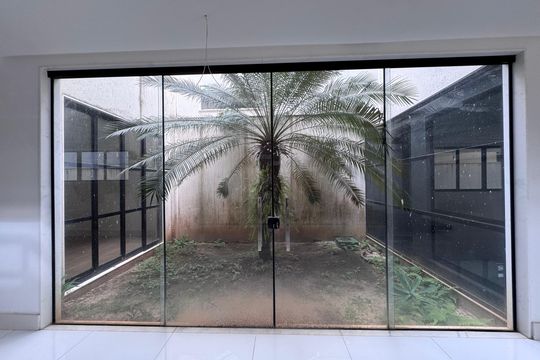 Sala de casa à venda com 4 quartos, 402m² em Barra da Tijuca, Rio de Janeiro