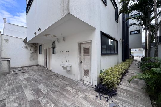 Área externa - Área de Serviço de casa à venda com 4 quartos, 402m² em Barra da Tijuca, Rio de Janeiro
