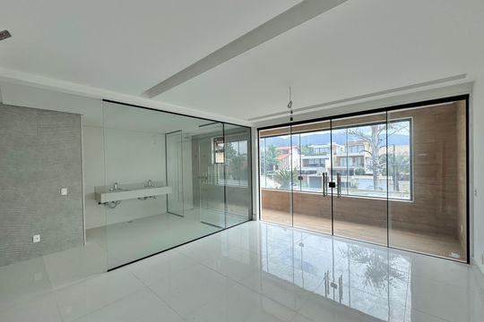 Suíte 1 de casa à venda com 4 quartos, 402m² em Barra da Tijuca, Rio de Janeiro