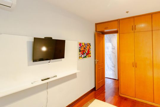 Quarto 1 de apartamento à venda com 2 quartos, 110m² em Ipanema, Rio de Janeiro