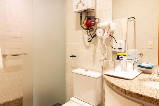 Banheiro 1 de apartamento à venda com 2 quartos, 110m² em Ipanema, Rio de Janeiro