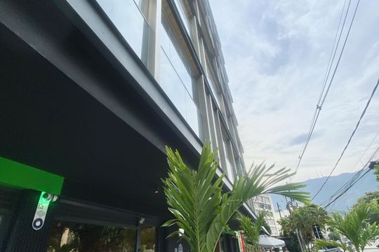 Fachada de apartamento à venda com 2 quartos, 139m² em Leblon, Rio de Janeiro