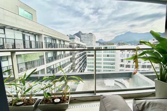 Varanda suíte 2 de apartamento à venda com 2 quartos, 139m² em Leblon, Rio de Janeiro