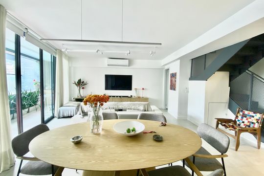 Sala de apartamento à venda com 2 quartos, 139m² em Leblon, Rio de Janeiro
