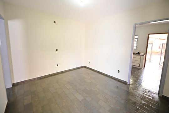 Casa à venda com 3 quartos, 324m² em Setor Bueno, Goiânia