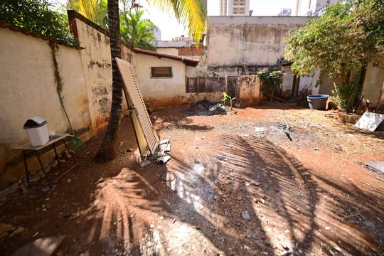 Quintal de casa à venda com 3 quartos, 324m² em Setor Bueno, Goiânia