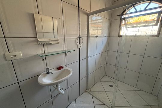 Banheiro de casa para alugar com 2 quartos, 70m² em Alianca, Ribeirão Pires