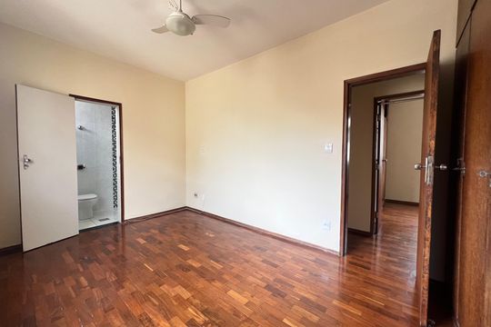 Quarto 2 de apartamento para alugar com 3 quartos, 105m² em Coração Eucarístico, Belo Horizonte