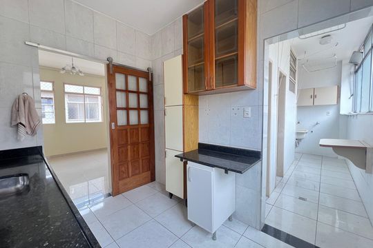 Cozinha de apartamento para alugar com 3 quartos, 105m² em Coração Eucarístico, Belo Horizonte