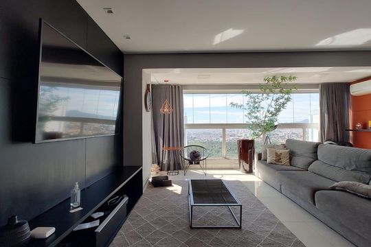 Apartamento à venda com 3 quartos, 201m² em Ouro Preto, Belo Horizonte