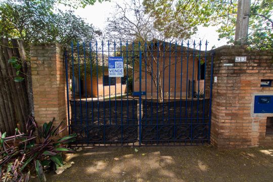 Fachada de casa à venda com 3 quartos, 1500m² em Cidade Universitária, Campinas