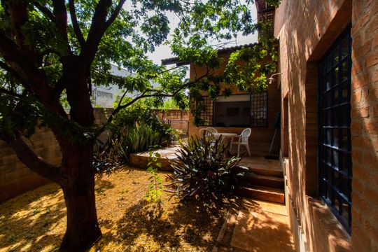 Área Externa de casa à venda com 3 quartos, 1500m² em Cidade Universitária, Campinas