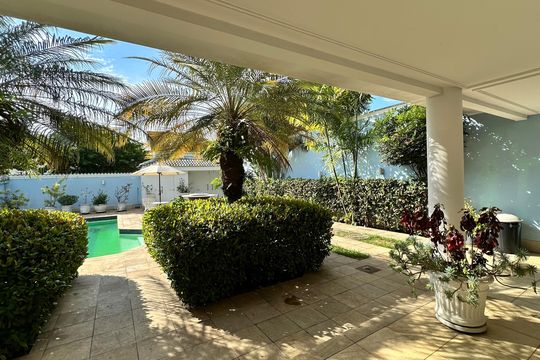 Área Externa de casa à venda com 4 quartos, 508m² em Barra da Tijuca, Rio de Janeiro